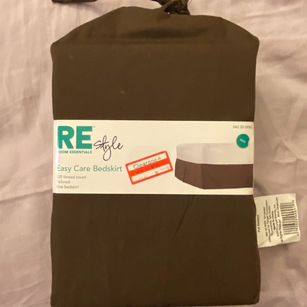 Full size bedskirt